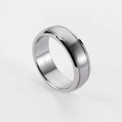 Discount HappyBulle Bague homme ruban argenté personnalisée acier 7 mm