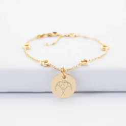 HappyBulle Bracelet chaîne coeurs ajourés personnalisé médaille gravée plaqué or 15 mm Plaqué or 18k
