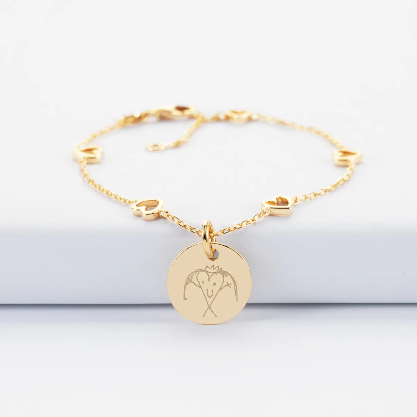 HappyBulle Bracelet chaîne coeurs ajourés personnalisé médaille gravée plaqué or 15 mm Plaqué or 18k