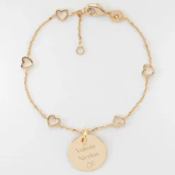 HappyBulle Bracelet chaîne coeurs ajourés personnalisé médaille gravée plaqué or 15 mm Plaqué or 18k