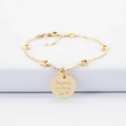 HappyBulle Bracelet chaîne coeurs ajourés personnalisé médaille gravée plaqué or 15 mm Plaqué or 18k
