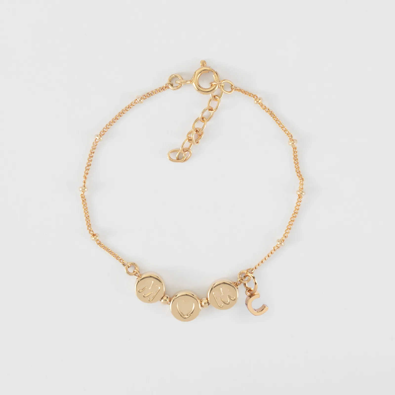 HappyBulle Bracelet chaîne Maman pastilles estampillées "Mom" plaqué or et breloque lettre initiale 5 mm Plaqué or 18k
