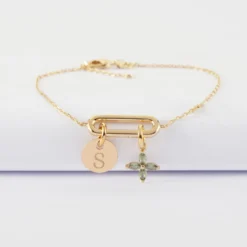 HappyBulle Bracelet chaîne ovale ouvert personnalisé médaille gravée plaqué or 10 mm et breloque fleur pétales zircons 10 mm