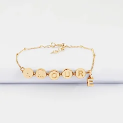 Clearance HappyBulle Bracelet chaîne pastilles estampillées "Amour" plaqué or et breloque lettre initiale 5 mm Plaqué or 18k