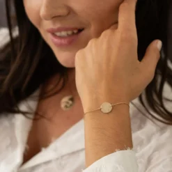 Outlet HappyBulle Bracelet chaîne personnalisé médaille scintillante gravée plaqué or initiale 13 mm