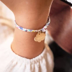 Online HappyBulle Bracelet enfant Liberty personnalisé prénom médaille gravée plaqué or nuage 20x14 mm Plaqué or 18k
