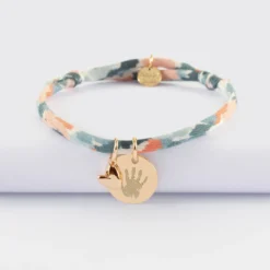 HappyBulle Bracelet enfant Liberty personnalisé médaille gravée plaqué or 15 mm et breloque petit coeur bombé 7 mm - x Atelier Wagram Plaqué or 18k