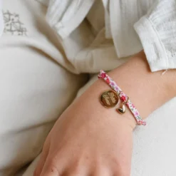 HappyBulle Bracelet enfant Liberty personnalisé médaille gravée plaqué or 15 mm et breloque petit coeur bombé 7 mm - x Atelier Wagram Plaqué or 18k
