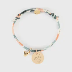 HappyBulle Bracelet enfant Liberty personnalisé médaille gravée plaqué or 15 mm et breloque petit coeur bombé 7 mm - x Atelier Wagram Plaqué or 18k