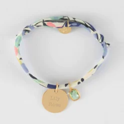 HappyBulle Bracelet enfant Liberty personnalisé médaille gravée plaqué or 15 mm et breloque rectangle zircon plaqué or 9 mm