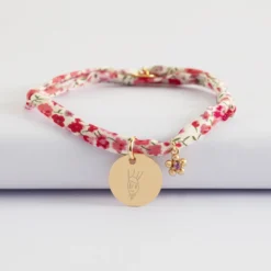 Sale HappyBulle Bracelet enfant Liberty personnalisé médaille gravée plaqué or 15 mm et breloque fleur zircon plaqué or 8 mm