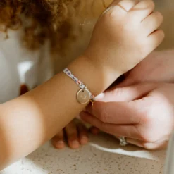Online HappyBulle Bracelet enfant Liberty personnalisé médaille gravée plaqué or coeur estampillé 15 mm - x Atelier Wagram Plaqué or 18k