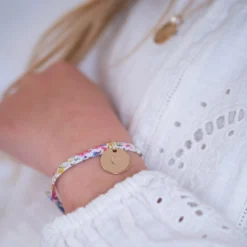 Online HappyBulle Bracelet enfant Liberty personnalisé médaille gravée plaqué or coeur estampillé 15 mm - x Atelier Wagram Plaqué or 18k