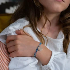 Hot HappyBulle Bracelet enfant Liberty personnalisé initiale médaille gravée plaqué or 15 mm - x Marie Savart Plaqué or 18k