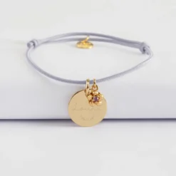 New HappyBulle Bracelet enfant personnalisé médaille gravée plaqué or 15 mm et breloque fleur zircon plaqué or 8 mm