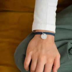 Best HappyBulle Bracelet enfant personnalisé cordon élastique médaille gravée argent 15 mm Argent rhodié 925