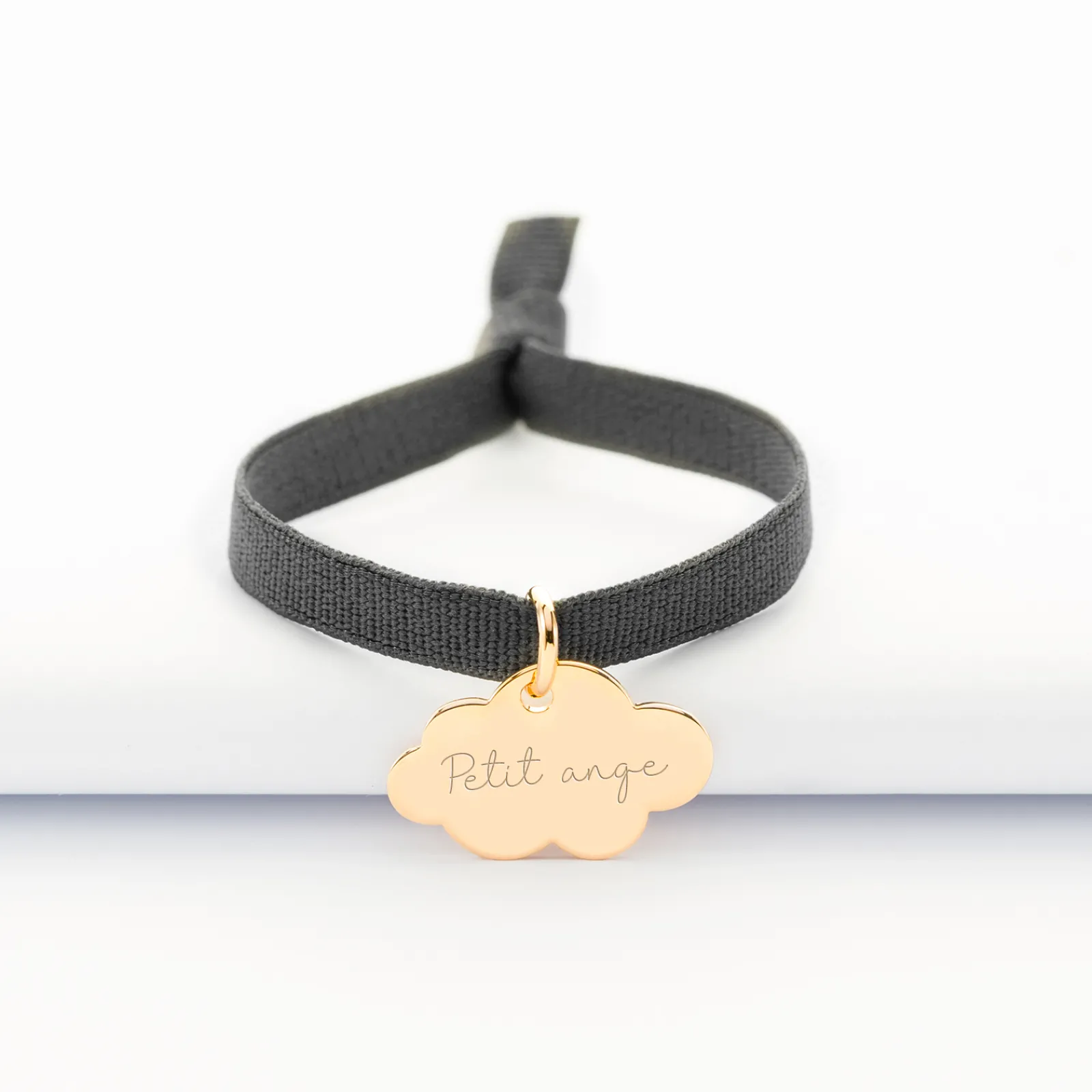 Best HappyBulle Bracelet enfant personnalisé cordon élastique médaille gravée plaqué or nuage 20x14 mm Plaqué or 18k