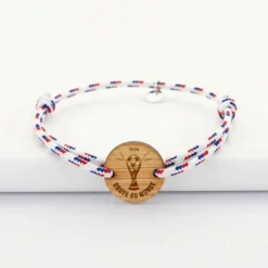 HappyBulle Bracelet homme cordage marin tricolore simple médaille gravée bois ronde 2 trous 21 mm - Edition spéciale Coupe du Monde Coupe du monde 2026