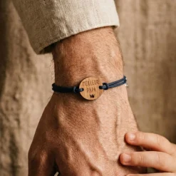 Online HappyBulle Bracelet homme médaille gravée bois ronde 21 mm - Edition spéciale "Meilleur papa"