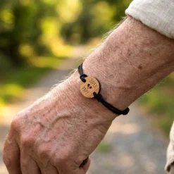 Clearance HappyBulle Bracelet homme médaille gravée bois ronde 21 mm - Edition spéciale "Super Papy"