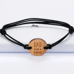New HappyBulle Bracelet homme médaille gravée bois ronde 21 mm - Edition spéciale "Dad of three"