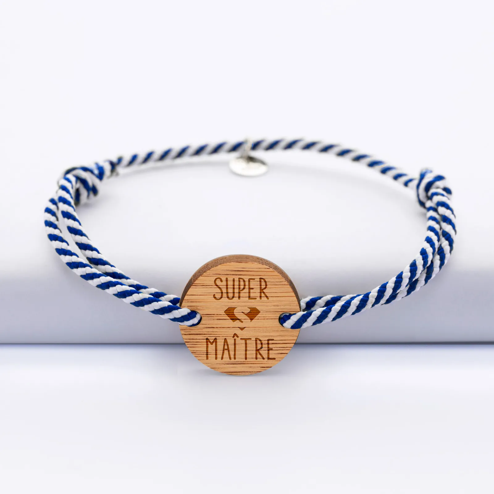HappyBulle Bracelet homme personnalisé cordon marin tressé médaille gravée bois ronde 2 trous 21 mm - Edition spéciale "Super Maître"