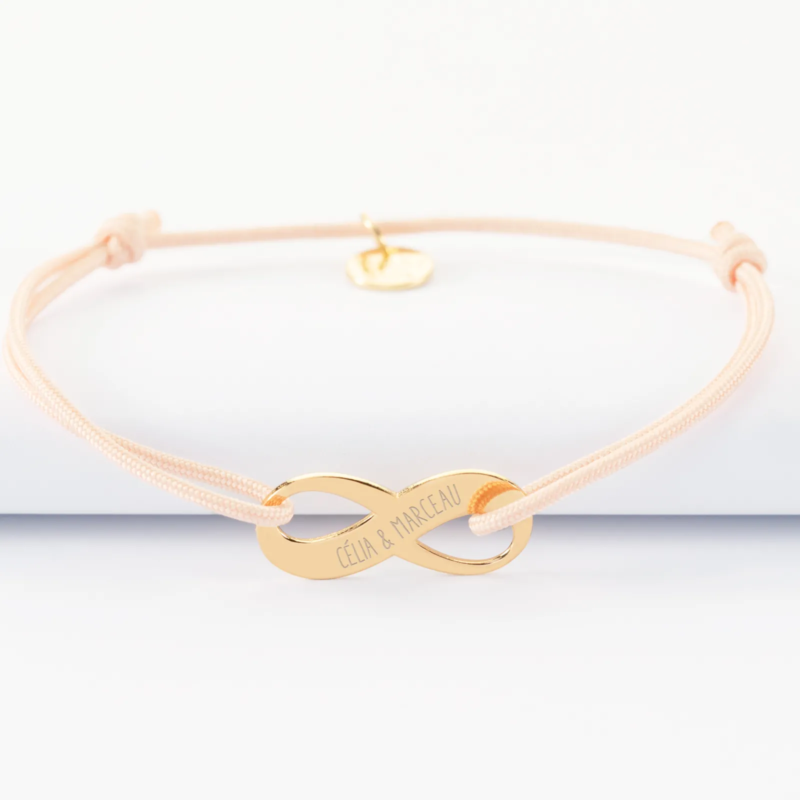 HappyBulle Bracelet infini personnalisé médaille gravée plaqué or 25x10mm Plaqué or 18k