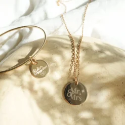 Discount HappyBulle Bracelet Mariée personnalisé jonc plaqué or médaille gravée 15 mm Plaqué or 18k