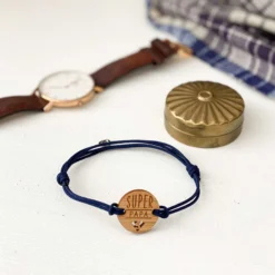 Best HappyBulle Bracelet Papa homme médaille gravée bois ronde 21 mm - Edition spéciale "Papa super héros"