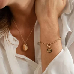 Sale HappyBulle Bracelet personnalisé chaine fermoir marin médaille gravée plaqué or 15 mm Plaqué or 18k