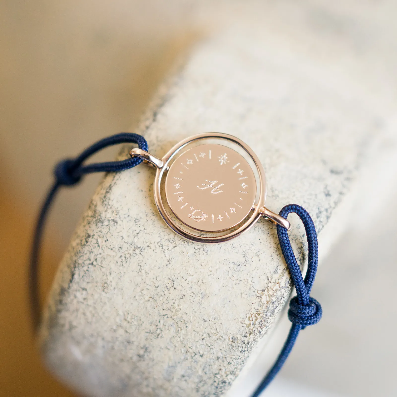 Online HappyBulle Bracelet personnalisé cordon médaille réversible Eternelle gravée plaqué or 2 trous 16 mm - x Capucine Plaqué or 18k