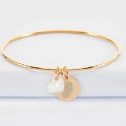 Discount HappyBulle Bracelet personnalisé jonc plaqué or médaille gravée 15 mm et breloque nacre 10 mm Plaqué or 18k