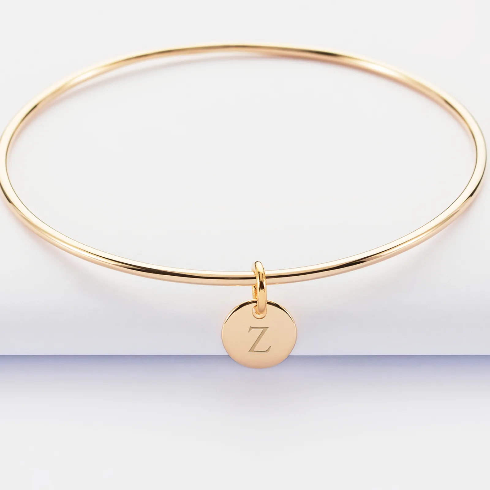 Discount HappyBulle Bracelet personnalisé jonc plaqué or médaille gravée initiale 10 mm Plaqué or 18k