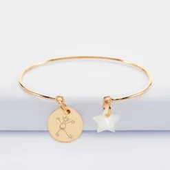 New HappyBulle Bracelet personnalisé jonc plaqué or ouvert médaille gravée 15 mm et breloque nacre 10 mm Plaqué or 18k