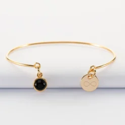New HappyBulle Bracelet personnalisé jonc plaqué or ouvert médaille gravée 10 mm et breloque pierre naturelle 8 mm Plaqué or 18k