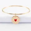 HappyBulle Bracelet personnalisé jonc plaqué or médaille gravée coeur émail rouge 19 mm - x Atelier Wagram