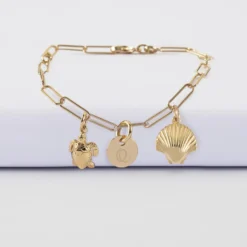 New HappyBulle Bracelet personnalisé petites mailles médaille gravée plaqué or 10 mm et breloque(s) summer - à composer Plaqué or 18k