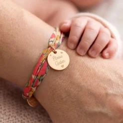 HappyBulle Bracelet 3 tours Liberty personnalisé médaille gravée plaqué or 15 mm Plaqué or 18k