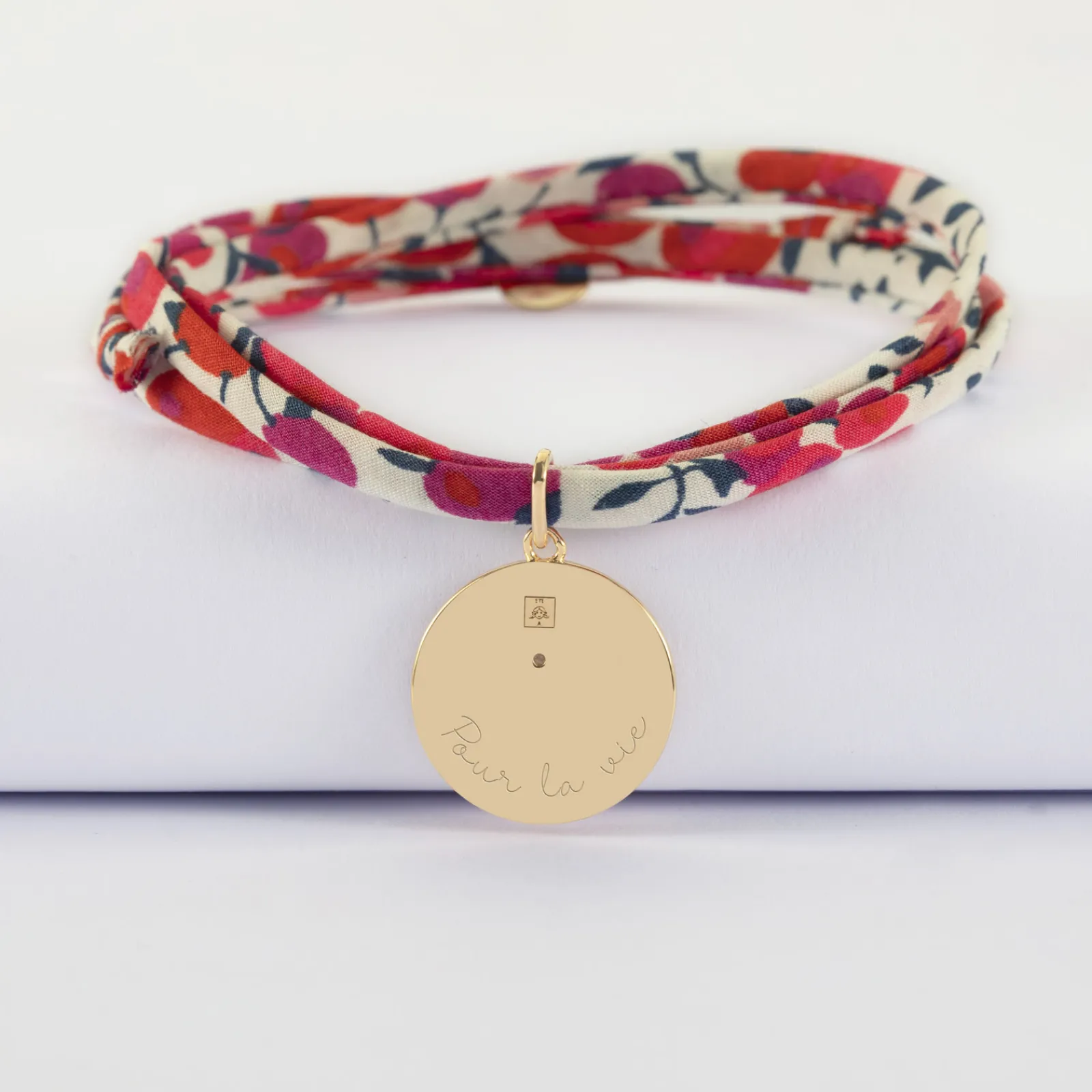 HappyBulle Bracelet 3 tours Liberty personnalisé médaille gravée plaqué or texturée rose scintillante 19 mm