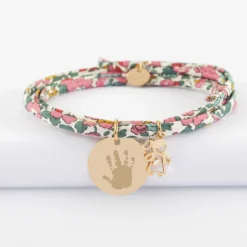 HappyBulle Bracelet 3 tours Liberty personnalisé médaille gravée plaqué or 19 mm et breloque petite fille zircon 12 mm Plaqué or 18k