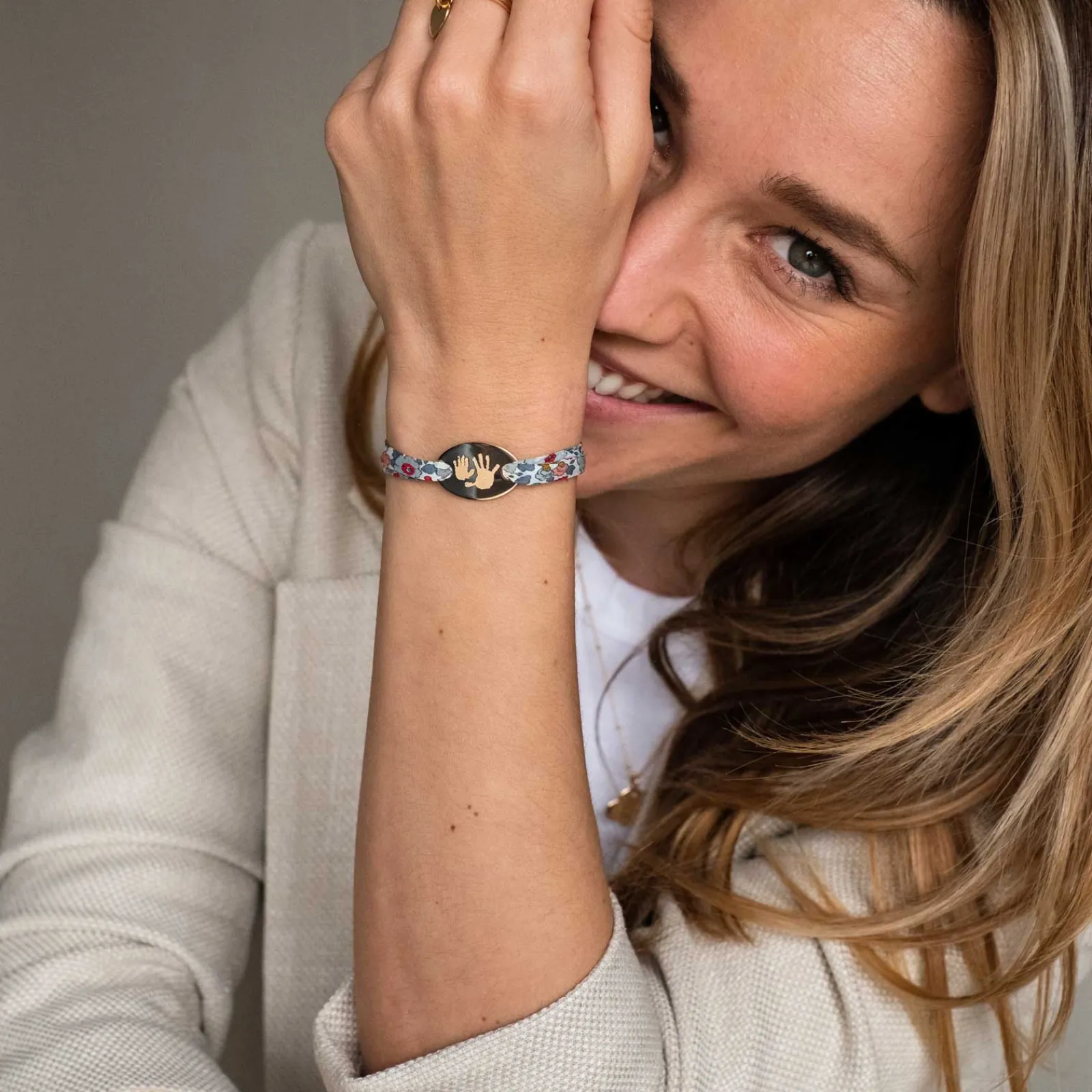 Discount HappyBulle Bracelet 2 tours Liberty personnalisé médaille gravée plaqué or ovale 25x16 mm Plaqué or 18k
