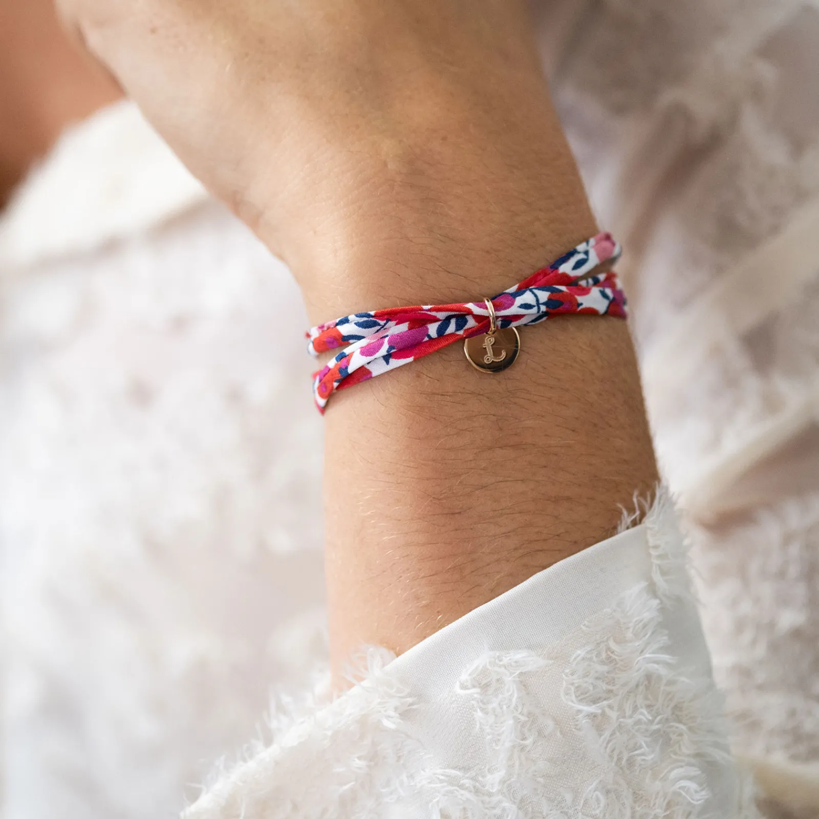 Discount HappyBulle Bracelet 3 tours Liberty personnalisé initiale médaille gravée plaqué or 10 mm Plaqué or 18k