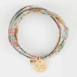 Outlet HappyBulle Bracelet 3 tours Liberty personnalisé médaille gravée plaqué or 15 mm et breloque petit coeur bombé 7 mm - x Atelier Wagram Plaqué or 18k