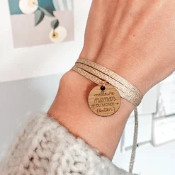 Sale HappyBulle Bracelet 3 tours médaille gravée bois dormeuse ronde 20 mm "Meilleure maman du monde"