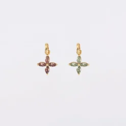 Sale HappyBulle Breloque fleur pétales zircons plaqué or 10 mm