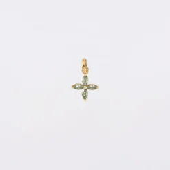 Sale HappyBulle Breloque fleur pétales zircons plaqué or 10 mm