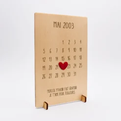 HappyBulle Cadre calendrier personnalisé bois gravé 15x10 cm avec support