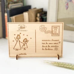 Discount HappyBulle Cadre carte postale personnalisé bois gravé 15x10 cm avec support - édition spéciale "Bonne fête " Maman