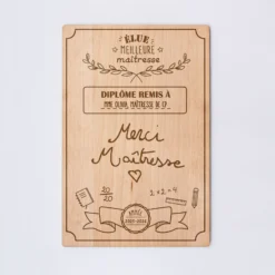 Sale HappyBulle Cadre diplôme maîtresse personnalisé bois gravé 15x10 cm avec support - édition spéciale "Meilleure maîtresse" Femme
