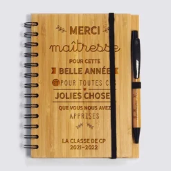 Discount HappyBulle Carnet bambou personnalisé 14,5x18 cm et stylo gravé - Merci Maîtresse